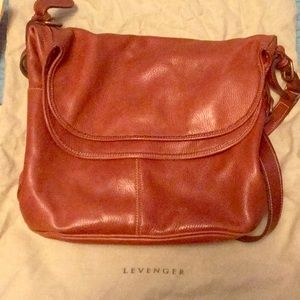 LEVENGER CROSSBODY